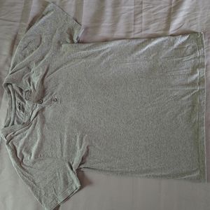 Men's gray Henley shirt | By Carbon | Small